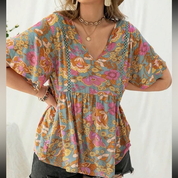 Plus size boho floral print blouse - Picture 2 of 14